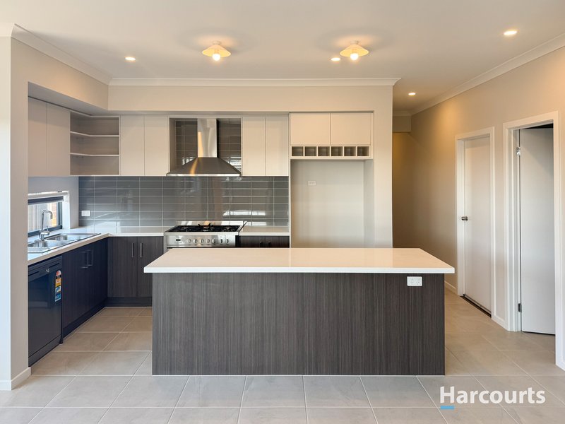 Photo - 78 Brown Boulevard, Donnybrook VIC 3064 - Image 2