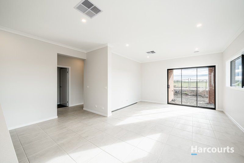Photo - 78 Brown Boulevard, Donnybrook VIC 3064 - Image 3