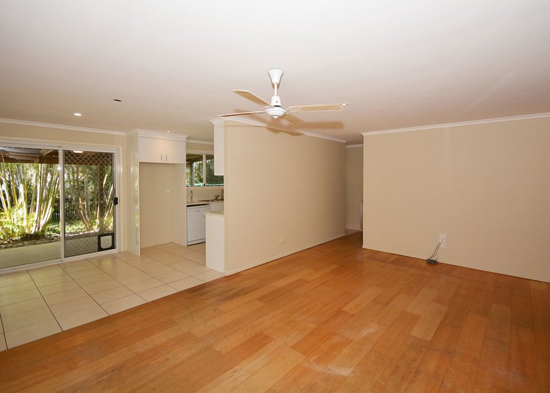 Photo - 78 Caddy Ave , Urraween QLD 4655 - Image 2