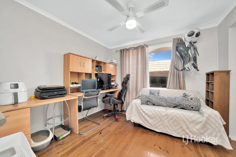 Photo - 78 Cambridge Crescent, Wyndham Vale VIC 3024 - Image 5