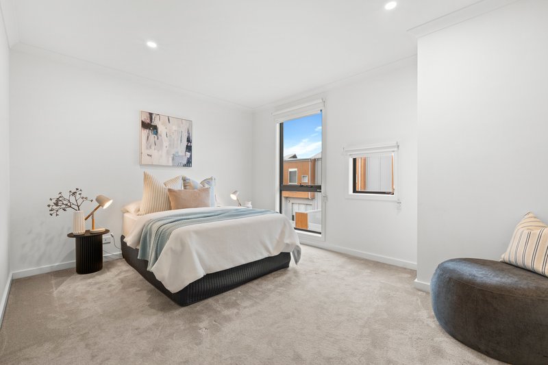 Photo - 78 Cameo Crescent, South Morang VIC 3752 - Image 8
