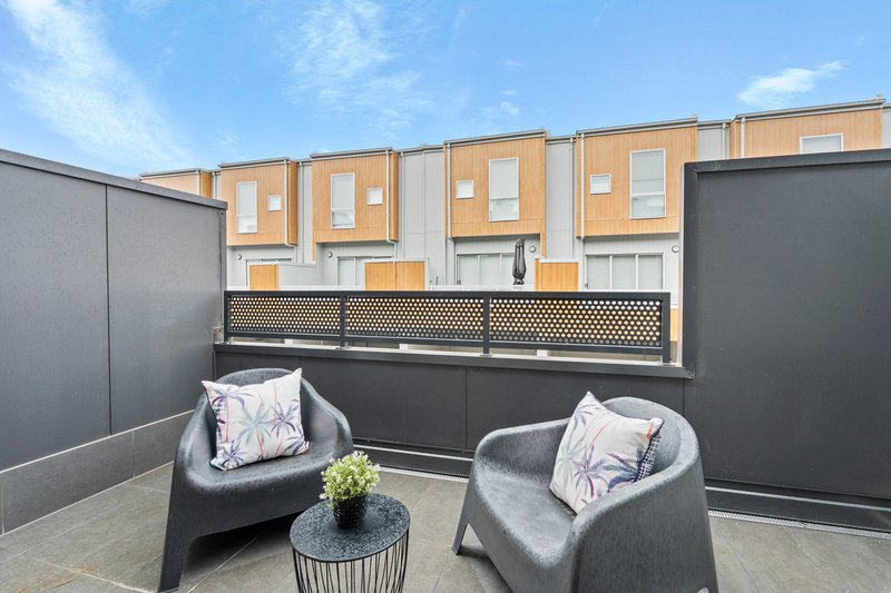 Photo - 78 Cameo Crescent, South Morang VIC 3752 - Image 11