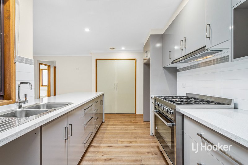 Photo - 78 Canonbury Circle, Seabrook VIC 3028 - Image 4