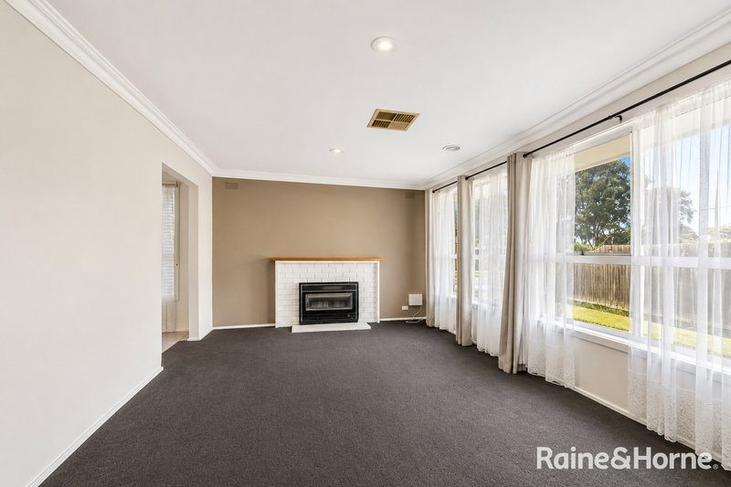 Photo - 78 Circle Drive, Cranbourne VIC 3977 - Image 3