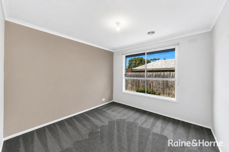 Photo - 78 Circle Drive, Cranbourne VIC 3977 - Image 4