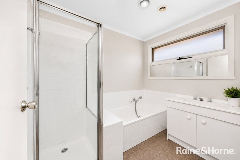Photo - 78 Circle Drive, Cranbourne VIC 3977 - Image 7