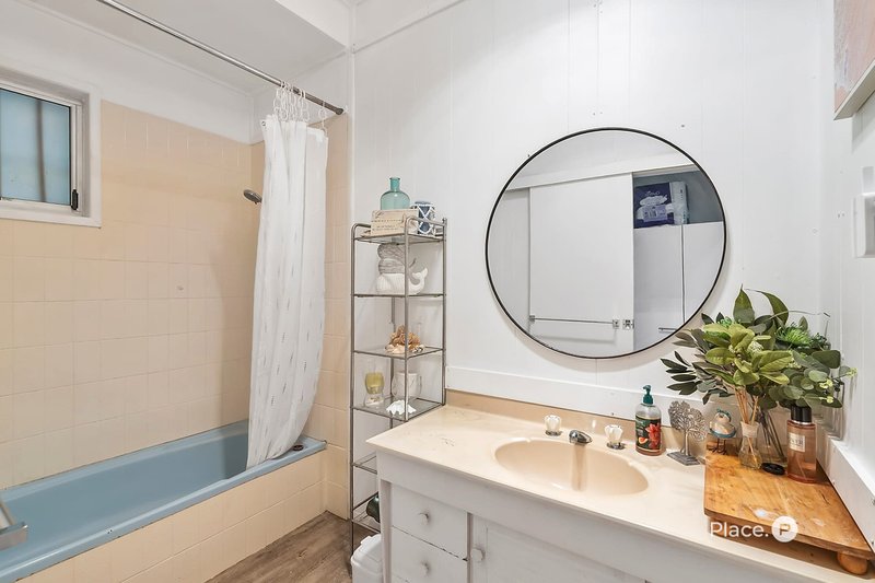 Photo - 78 Colburn Avenue, Victoria Point QLD 4165 - Image 13