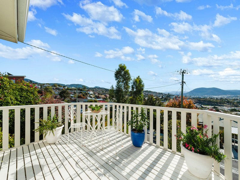 Photo - 78 Doyle Avenue, Lenah Valley TAS 7008 - Image 6