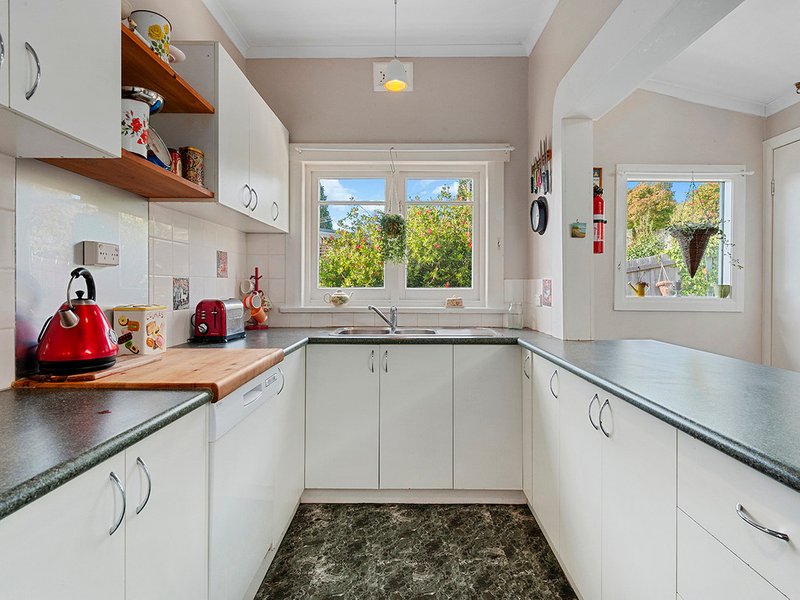 Photo - 78 Doyle Avenue, Lenah Valley TAS 7008 - Image 13