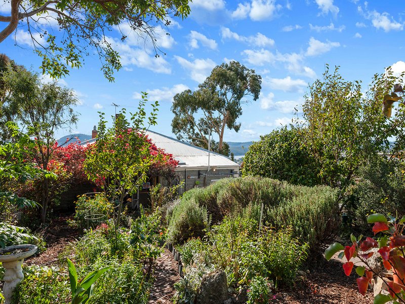 Photo - 78 Doyle Avenue, Lenah Valley TAS 7008 - Image 26