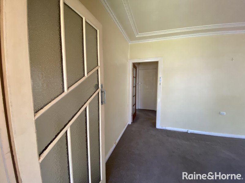 Photo - 78 Glenroi Avenue, Orange NSW 2800 - Image 3