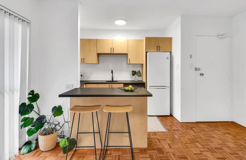 Photo - 7/8 Harvard Street, Gladesville NSW 2111 - Image 4