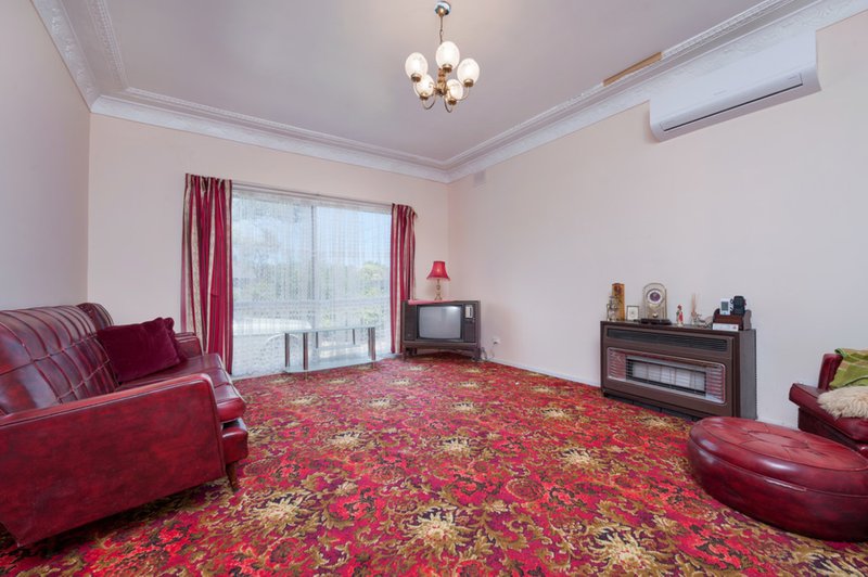 Photo - 78 Henty Street, Reservoir VIC 3073 - Image 4