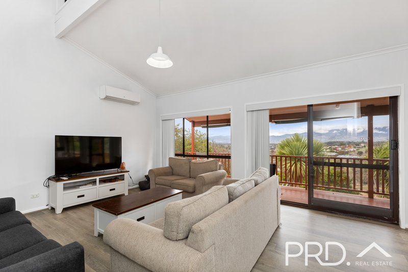 Photo - 78 Howick Street, Tumut NSW 2720 - Image 5