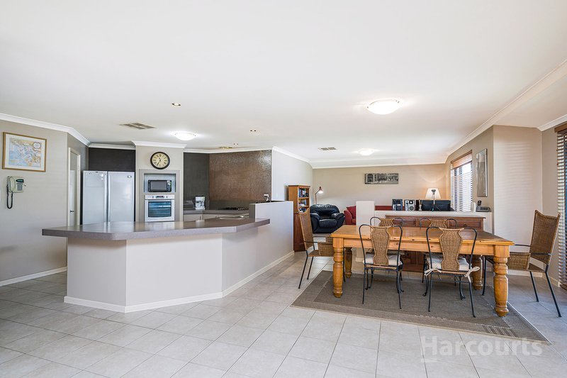 Photo - 78 Kemp Street, Pearsall WA 6065 - Image 10