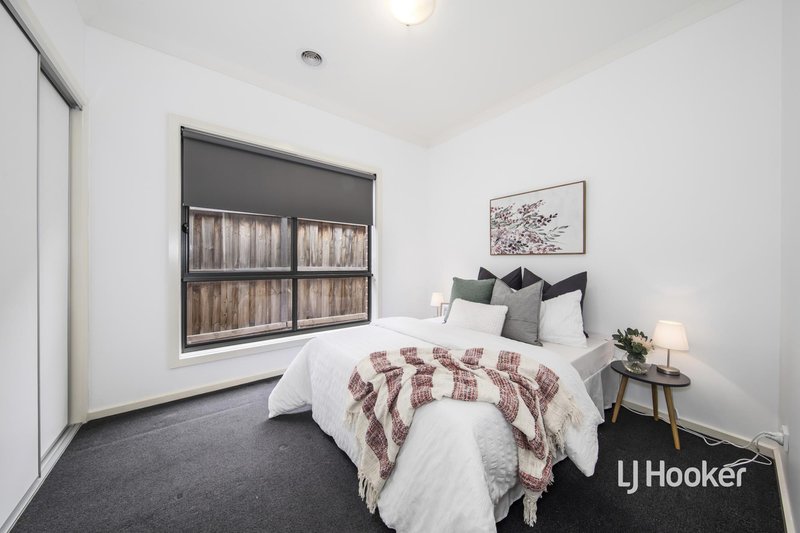 Photo - 78 Kingsford Drive, Point Cook VIC 3030 - Image 13