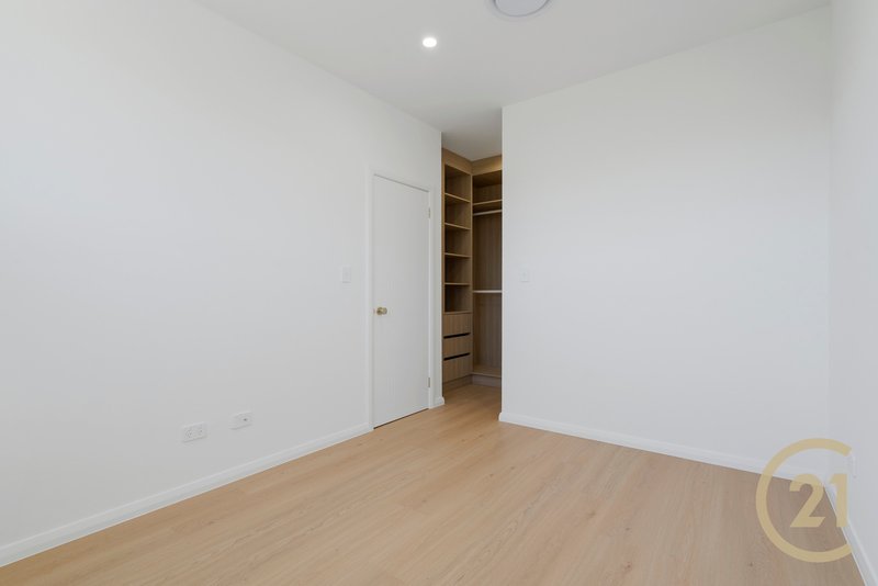 Photo - 7/8 Lang Road, Casula NSW 2170 - Image 13