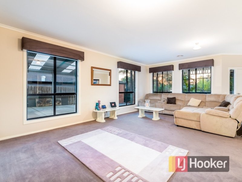 Photo - 78 Leigh Drive, Pakenham VIC 3810 - Image 6