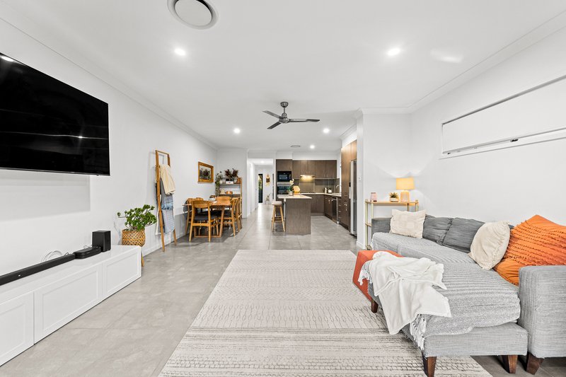 Photo - 78 Mcdermott Parade, Rochedale QLD 4123 - Image 6