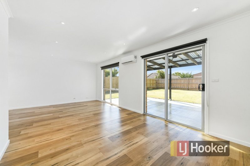 Photo - 78 Oaktree Drive, Hampton Park VIC 3976 - Image 10