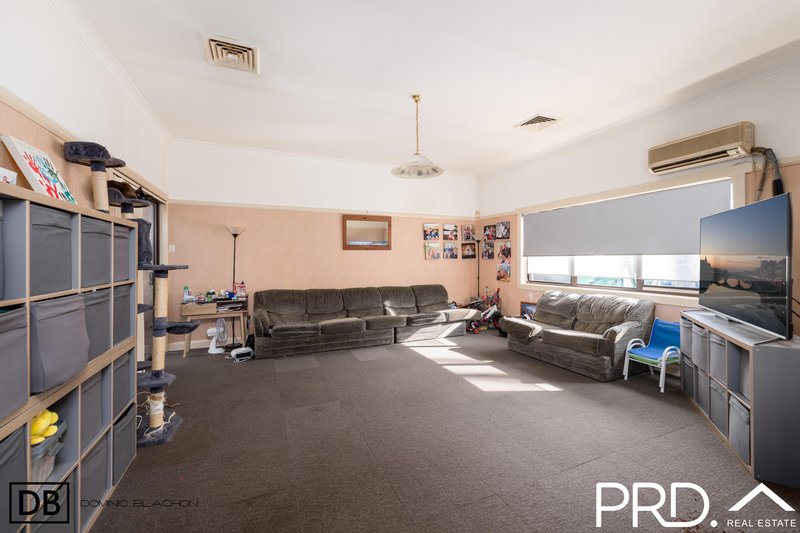 Photo - 78 Park Road, East Hills NSW 2213 - Image 3