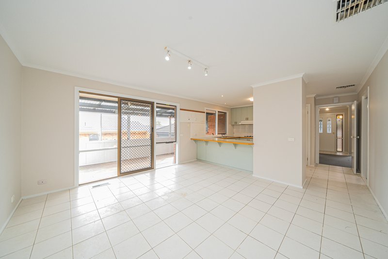 Photo - 78 Quarry Hills Drive, Berwick VIC 3806 - Image 2