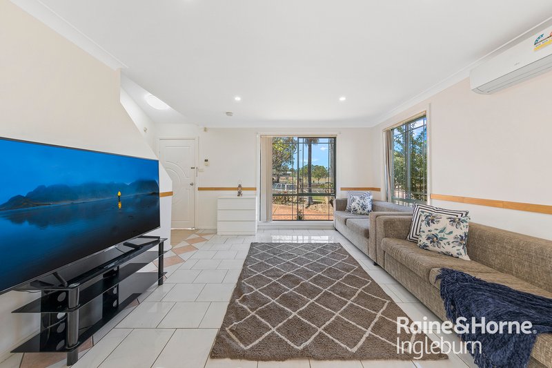 Photo - 7/8 Redfern Road, Minto NSW 2566 - Image 3