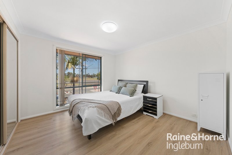 Photo - 7/8 Redfern Road, Minto NSW 2566 - Image 6