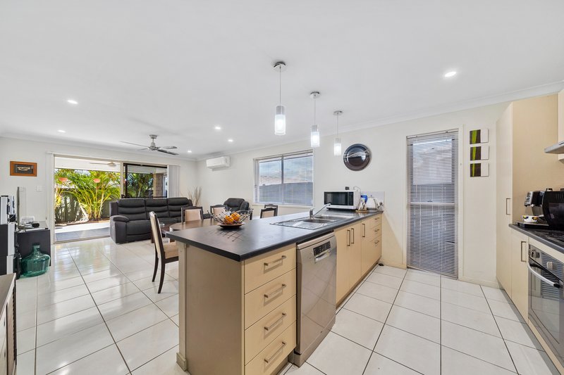 Photo - 78 Ridgevale Boulevard, Holmview QLD 4207 - Image 3