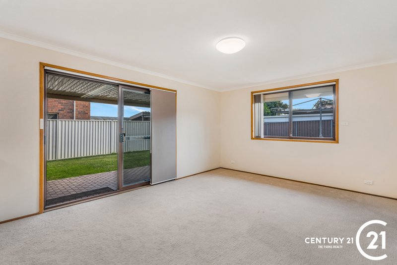 Photo - 78 Roland Street, Bossley Park NSW 2176 - Image 4