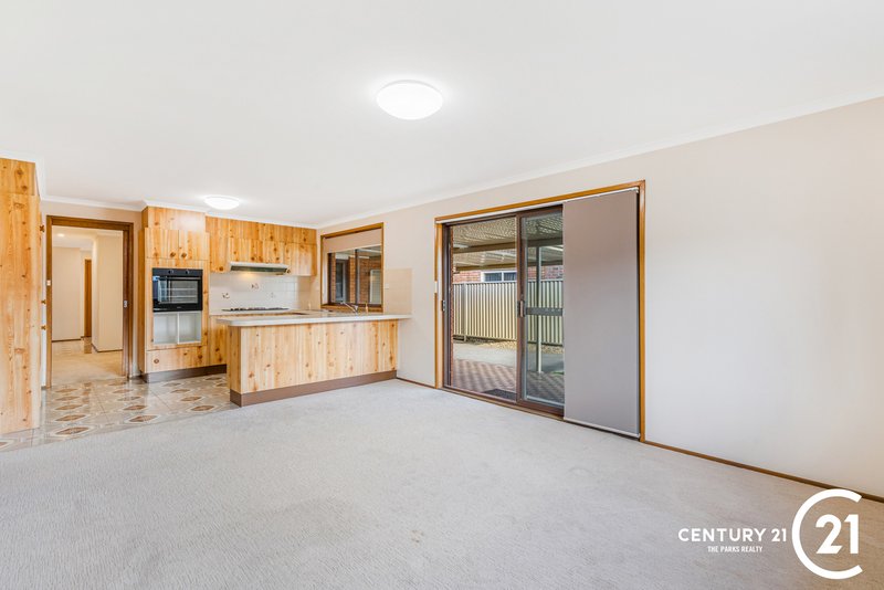 Photo - 78 Roland Street, Bossley Park NSW 2176 - Image 5