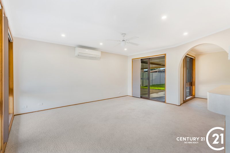 Photo - 78 Roland Street, Bossley Park NSW 2176 - Image 6