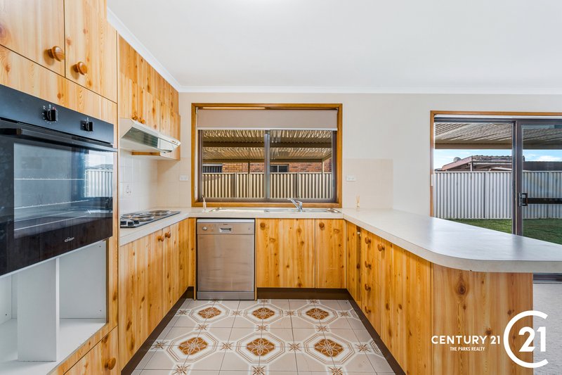 Photo - 78 Roland Street, Bossley Park NSW 2176 - Image 10