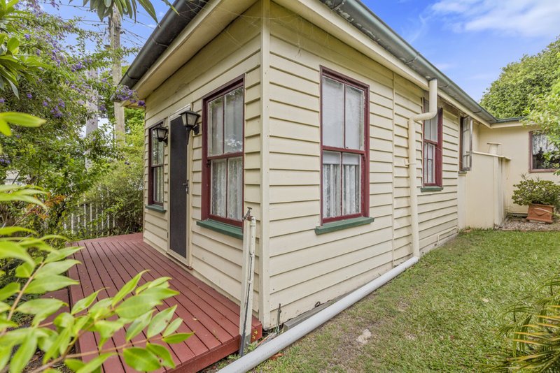 Photo - 78 Stradbroke Avenue, Wynnum QLD 4178 - Image 3