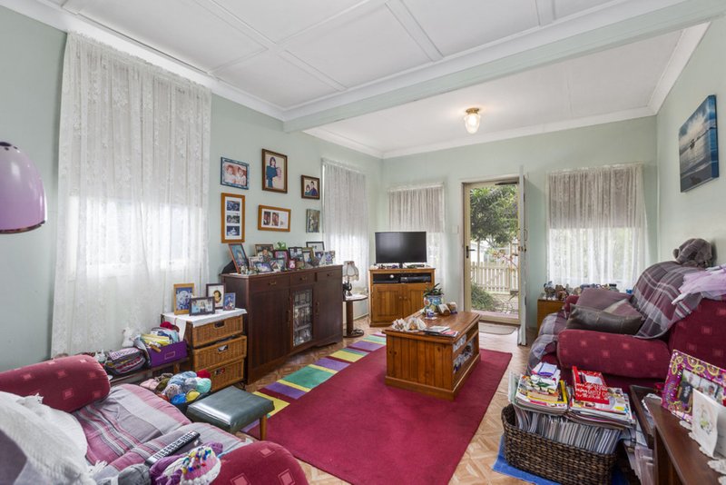 Photo - 78 Stradbroke Avenue, Wynnum QLD 4178 - Image 4