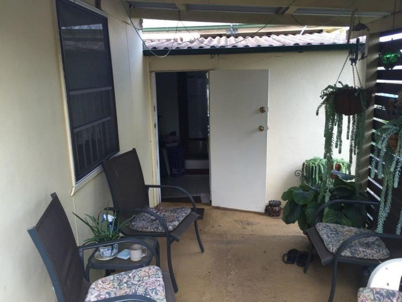 Photo - 78 Stradbroke Avenue, Wynnum QLD 4178 - Image 6