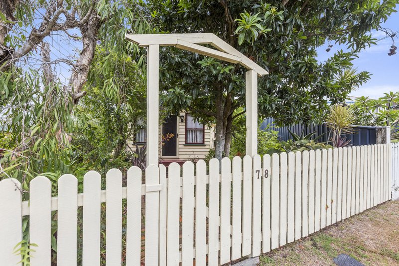 Photo - 78 Stradbroke Avenue, Wynnum QLD 4178 - Image 11