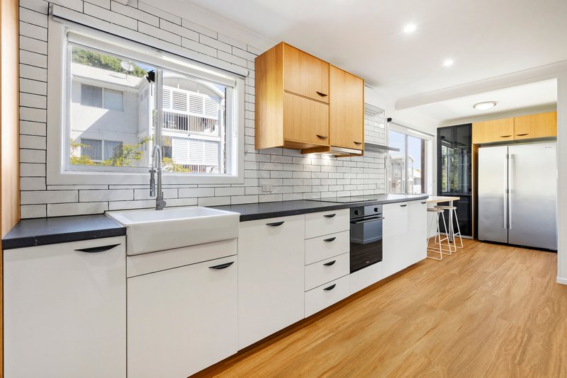 Photo - 7/8 Tweed Street, Coolangatta QLD 4225 - Image 2
