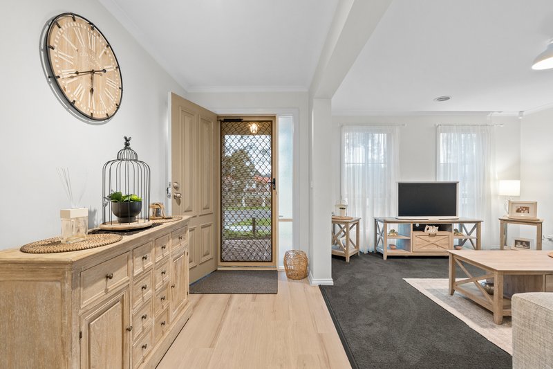 Photo - 78 Twin River Drive, South Morang VIC 3752 - Image 6