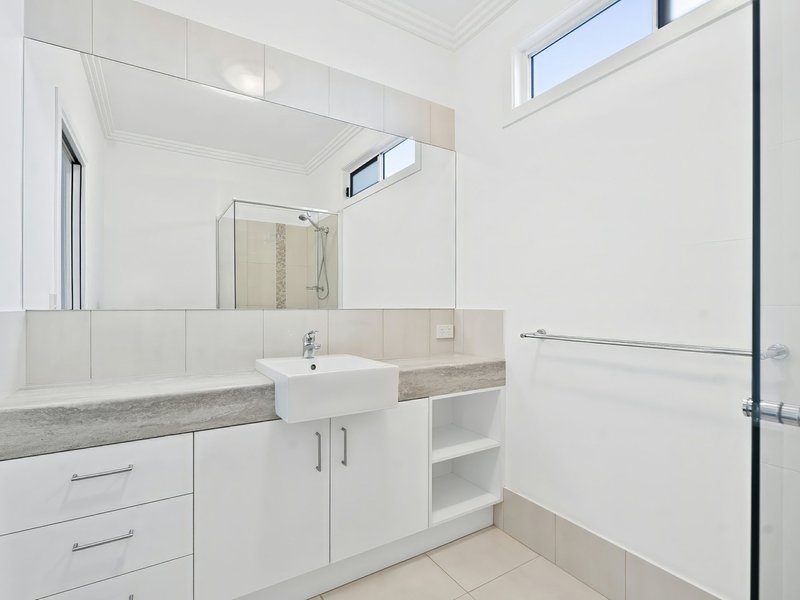 Photo - 7/8 Wattle Ave , Bongaree QLD 4507 - Image 16