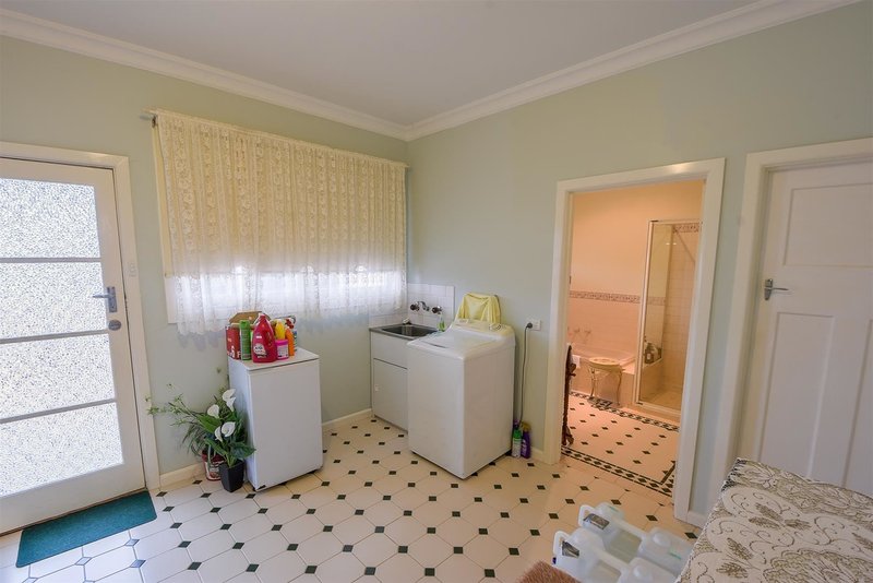 Photo - 78 Wavell Street, Horsham VIC 3400 - Image 8