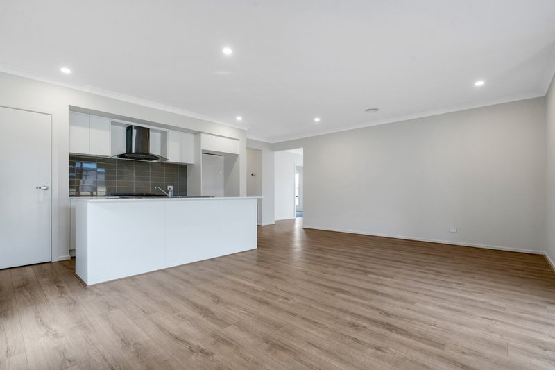 Photo - 78 Whiteside Street, Beveridge VIC 3753 - Image 4