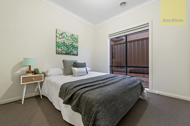 Photo - 78 Wisteria Avenue, Craigieburn VIC 3064 - Image 8