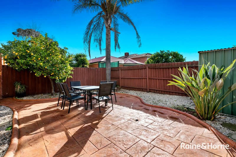 Photo - 78 Yeats Drive, Delahey VIC 3037 - Image 11