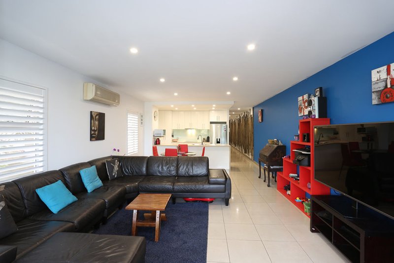 Photo - 7/83 Marine Parade, Redcliffe QLD 4020 - Image 8