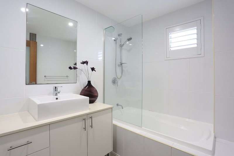 Photo - 7/83 Marine Parade, Redcliffe QLD 4020 - Image 12