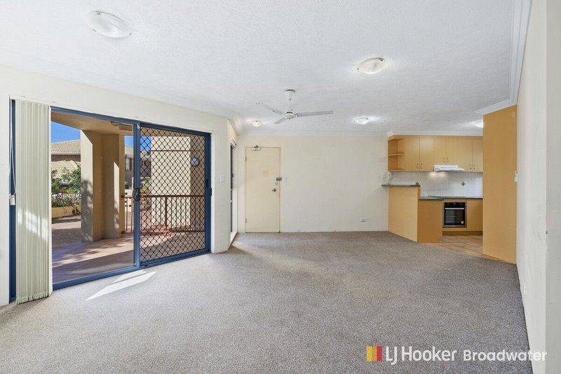 Photo - 7/89 Frank Street, Labrador QLD 4215 - Image 4