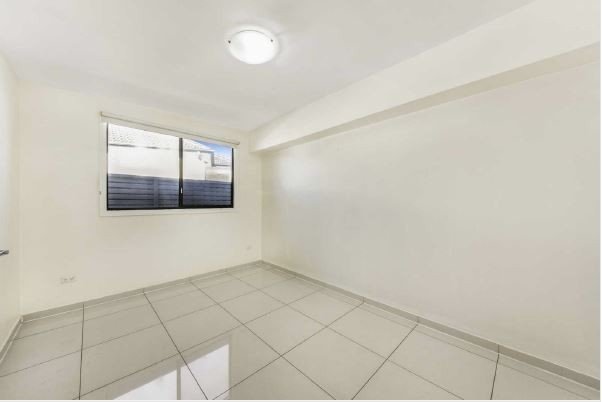 Photo - 78a Hilltop Rd , Merrylands NSW 2160 - Image 5