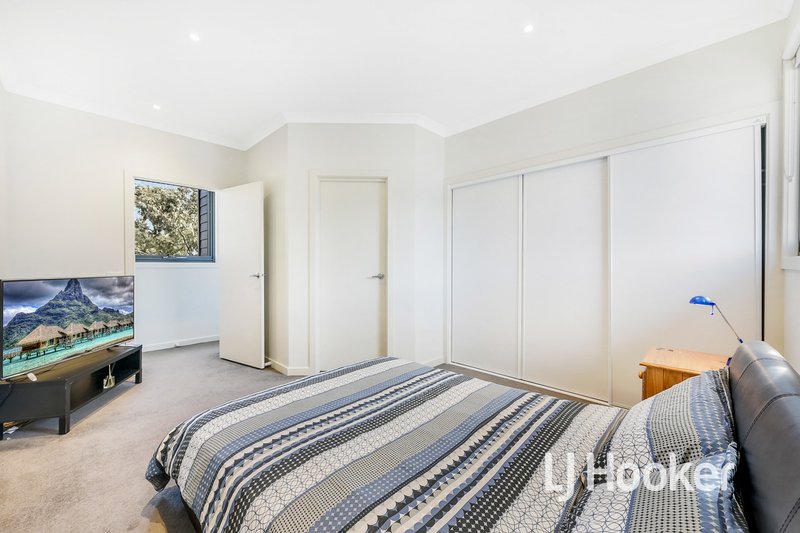 Photo - 78A Hutchinson Drive, Lynbrook VIC 3975 - Image 7