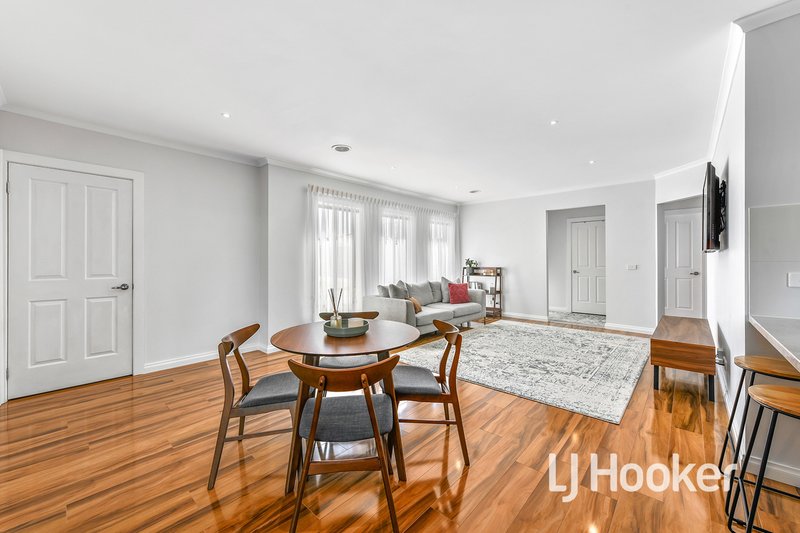 Photo - 78A Warana Drive, Hampton Park VIC 3976 - Image 3